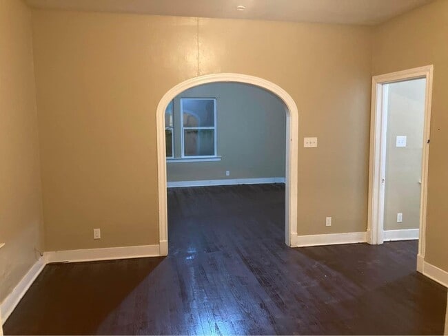 Building Photo - 112 Pineview Dr