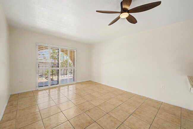 Photo - 3033 E Devonshire Ave Unit 3031