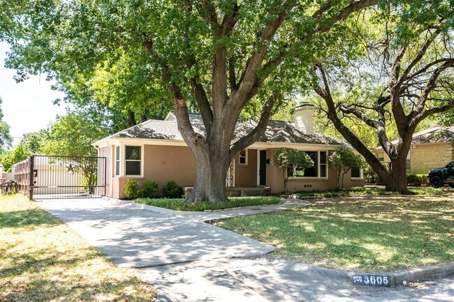 Building Photo - 3605 Park Ridge Blvd Rental