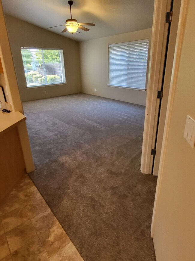 Photo - 3 bed 2 bath  Home for Rent in Grants Pass