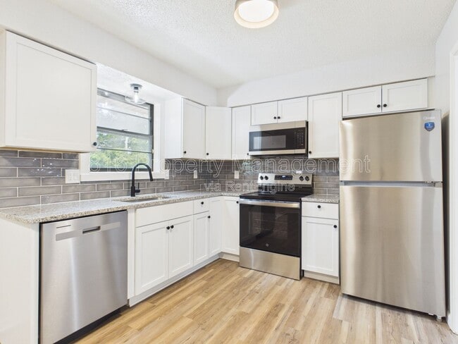 Photo - 8622 E 108th Terrace
