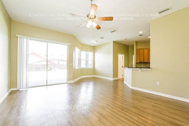 Photo - 920 White Oak Way