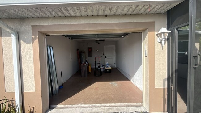 Photo - 3934 21st St W