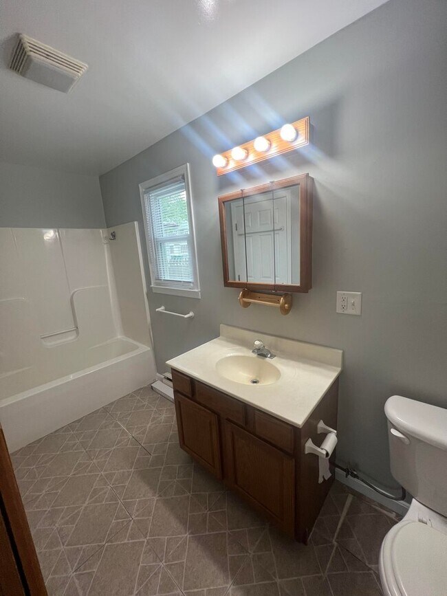 Photo - 13 Forge Rd Unit Apt A