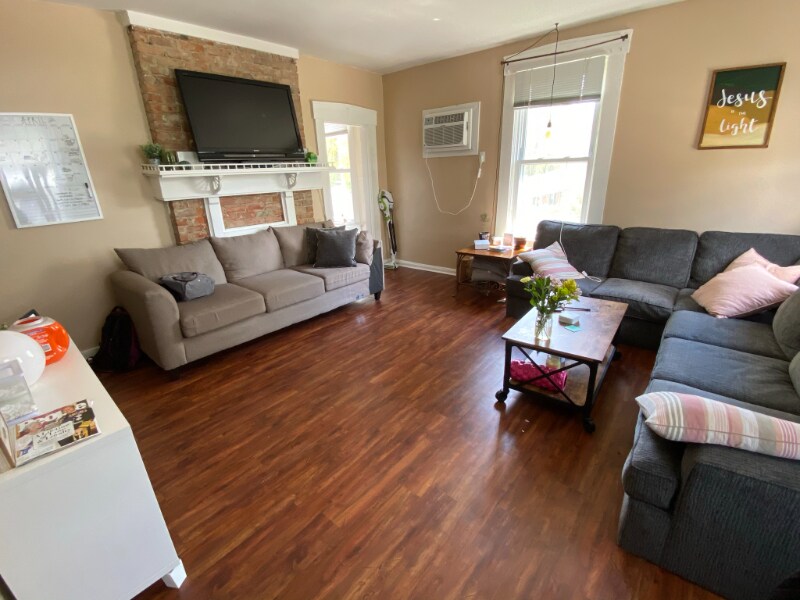 Photo - 1532 Burney Ln