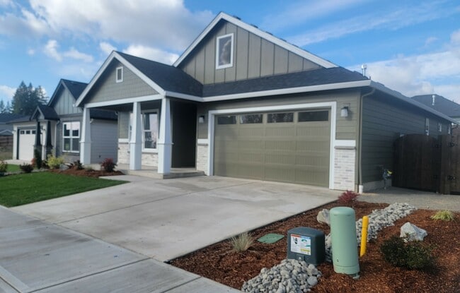 Building Photo - 738 NW 28th St