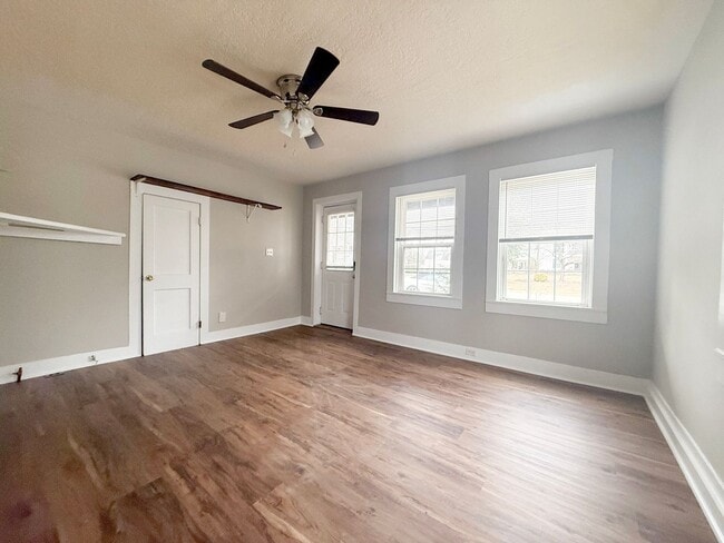 Photo - 1-Bedroom Single-Level Duplex with Yard in Sparta, TN