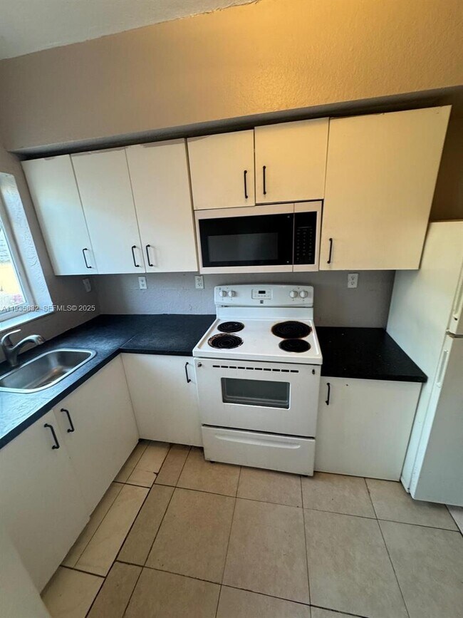 Photo - 8407 NW 5th Ave Unit 8407