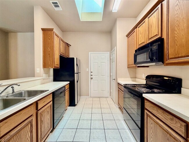 Photo - 1506 Poinsettia Blvd