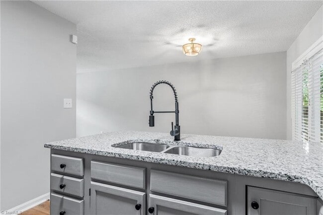 Photo - 1326 Cushing St