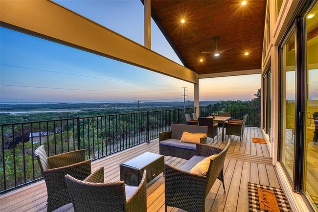 Building Photo - 7002 Deepwood Dr