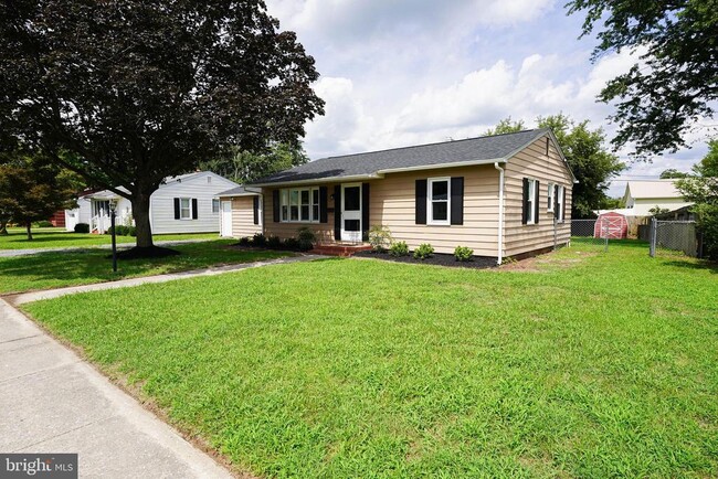 Building Photo - 737 Magnolia Dr