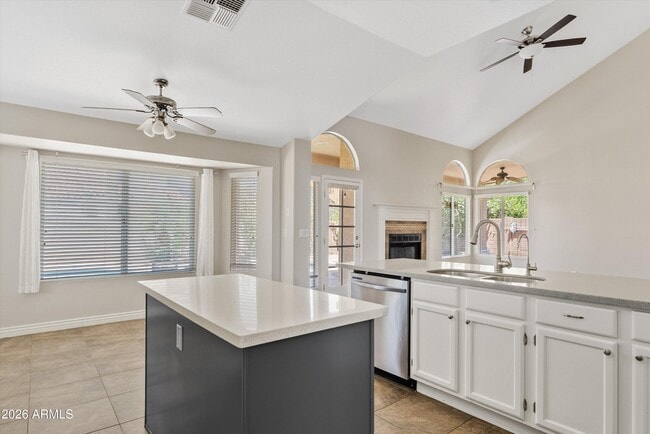 Photo - 1300 N Sycamore Ct