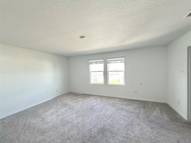 Photo - 2077 Derwent Dr