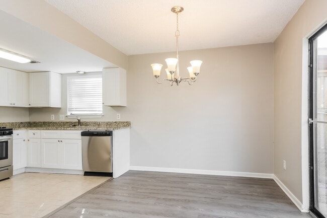 Building Photo - 11122 Hanning Ln