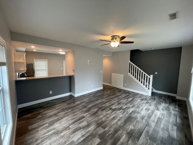 Photo - 117 S Clark St