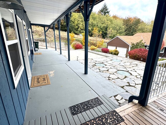 Photo - 2-Bed 2 bath Gig Harbor Retreat w/ Sauna &...