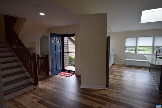 Photo - B3 Marina Point