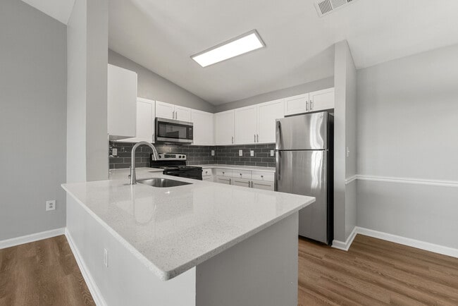 3BD, 2BA - 1467SF - Kitchen