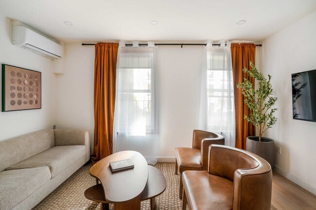 Photo - 335 E 22nd St Unidad ID1375250P