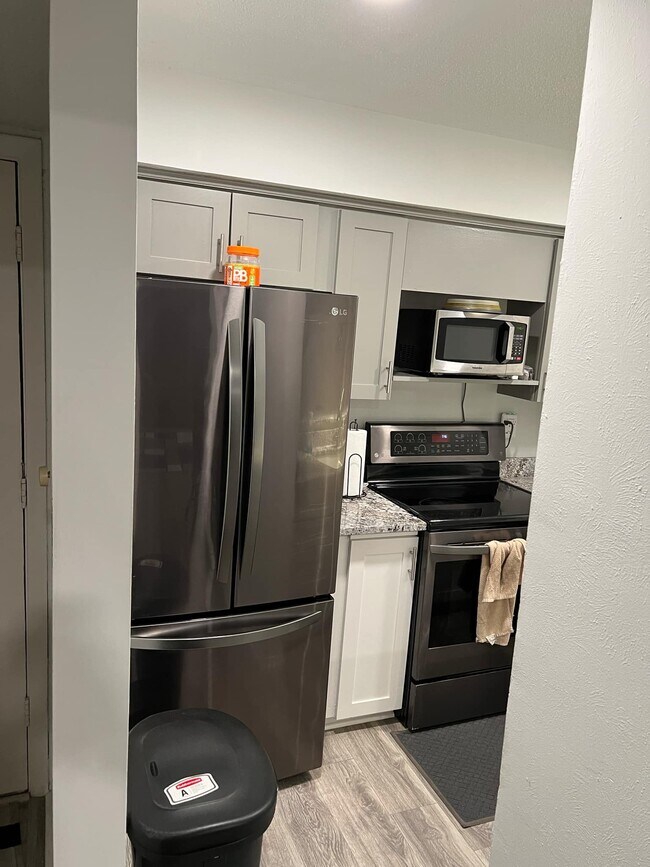 Photo - 4837 Cedar Springs Rd Unit 320