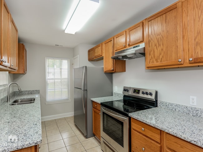 Photo - 919 Crestmere St