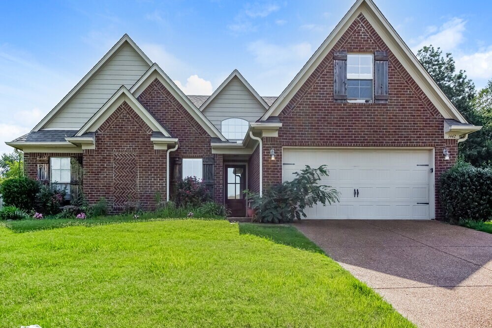 Photo - 1442 Lake Front Dr E House