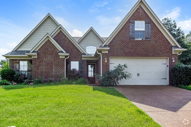 Building Photo - 1442 Lake Front Dr E Rental