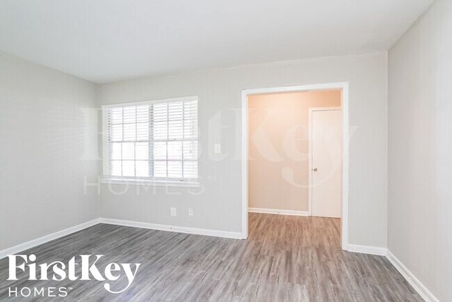 Photo - 13322 Oak Leaf Ln