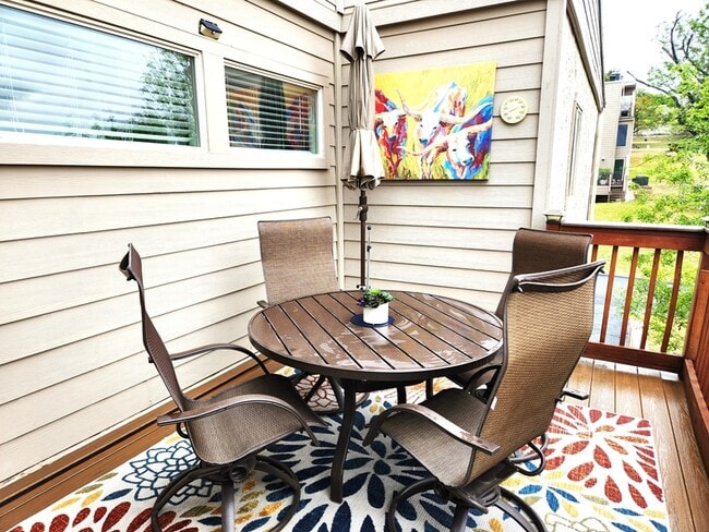 Photo - 304 Hi There