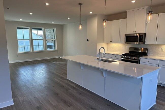 Photo - 104 S Durham Dr