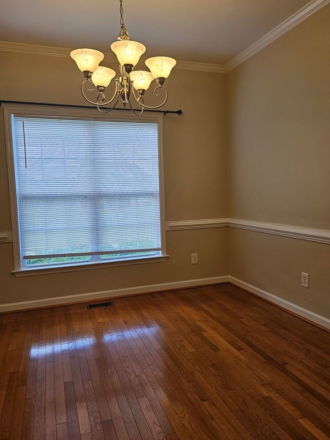 Photo - 205 Stillwater Creek Dr