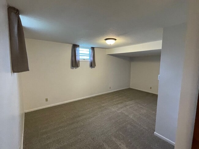 Building Photo - 303 St Patrick St Unit 1 (downstairs)