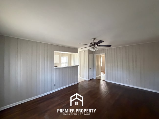 Photo - 1744 Myrna Ln