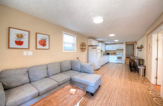 Photo - 730 Hightop Rd Unit B