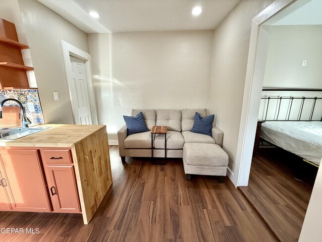 Photo - 2929 Grant Ave Unit B