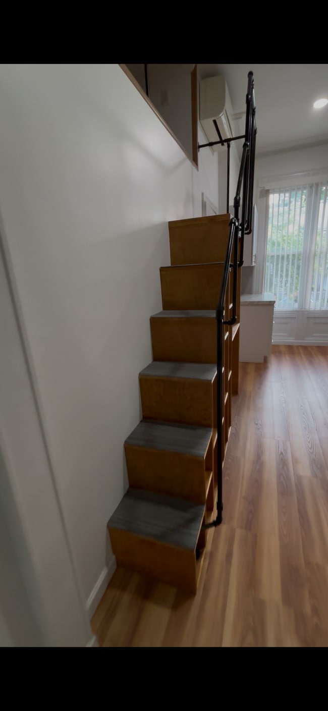 Photo - 605 Bramhall Ave