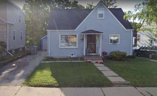 Building Photo - 3 Bdr Large Single Family House in a Nice ...
