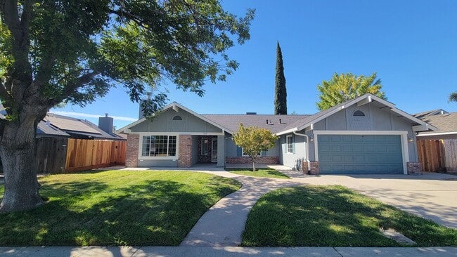 Building Photo - 3612 Wild Palms Dr Rental