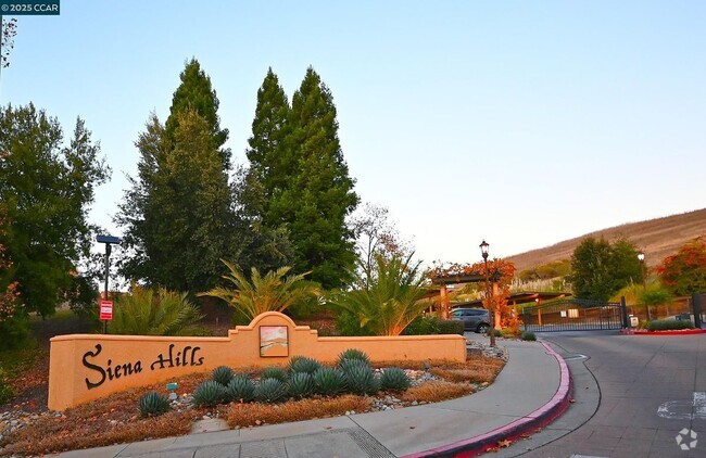 Building Photo - 735 Watson Canyon Ct Rental