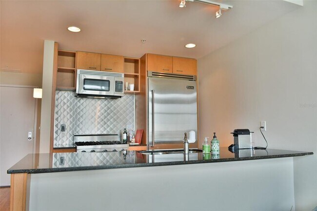 Photo - 1120 E Kennedy Blvd Unidad 915