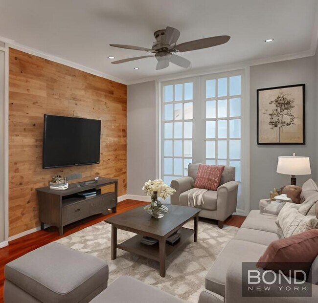 Building Photo - 438 W 52nd St Rental