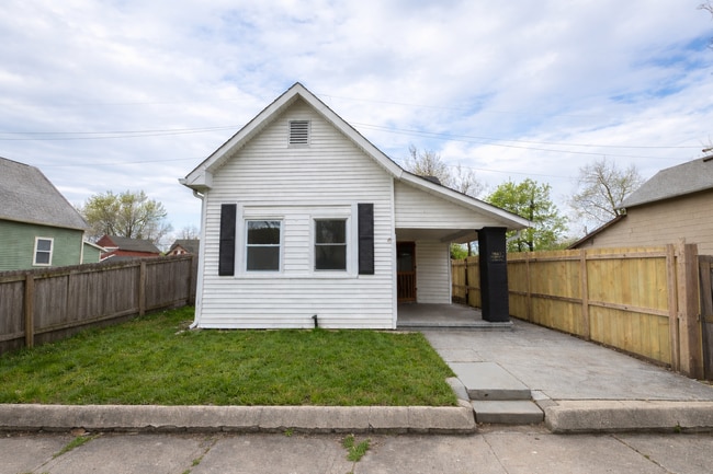 Building Photo - 1750 S Olive St