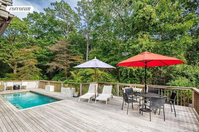 Photo - 18 Spring Pond Ln