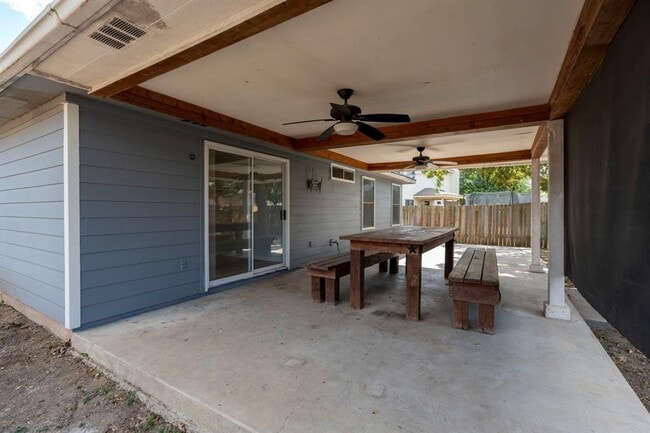 Photo - 105 Grant Way