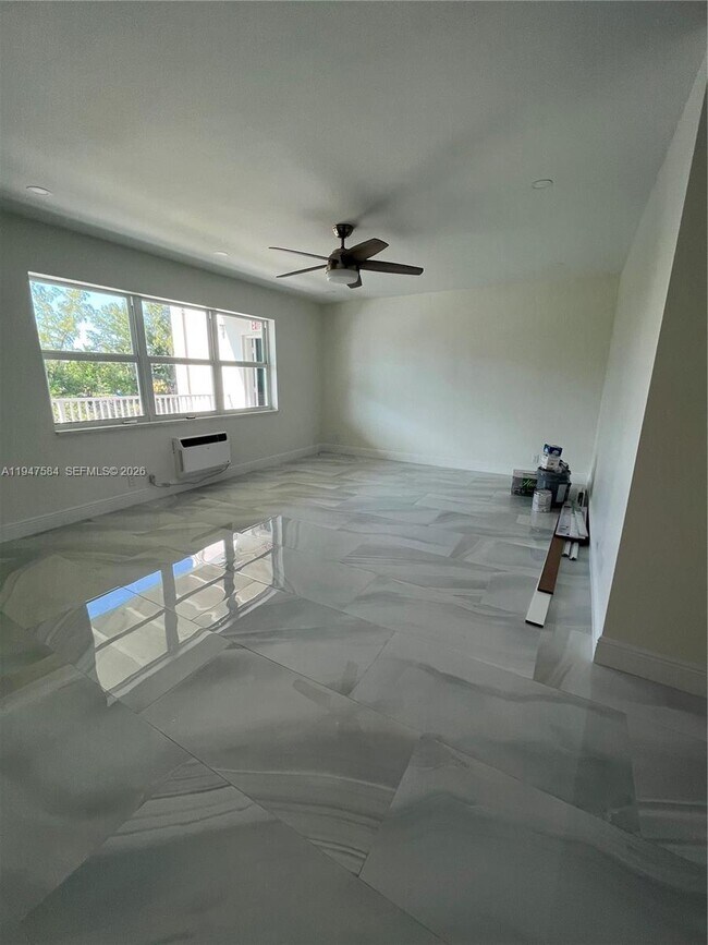 Photo - 3922 NE 166th St Unit S209