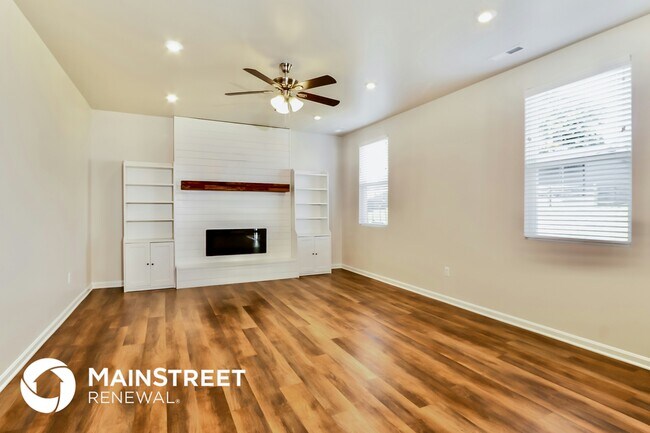 Photo - 443 Vildana Wy