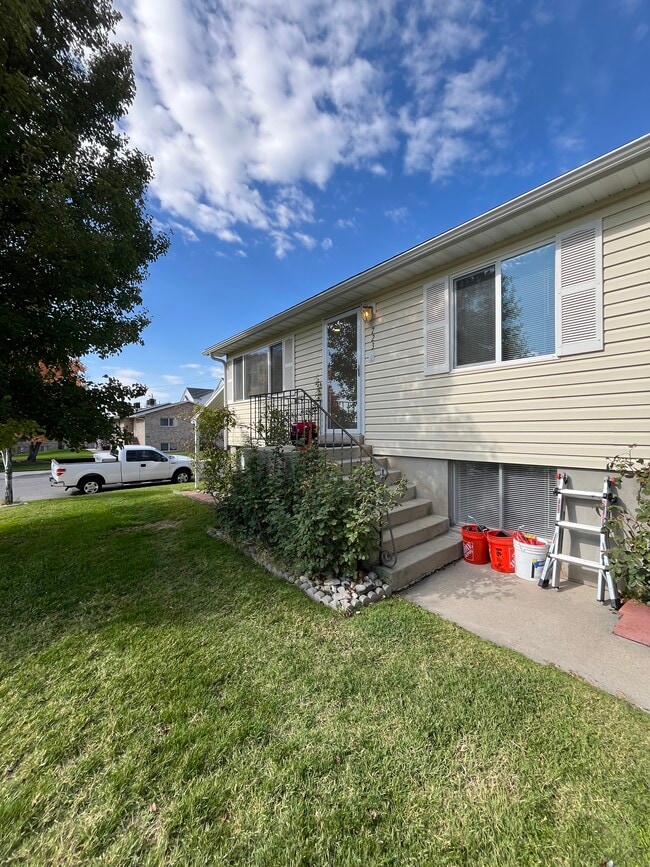 Building Photo - 723 E 600 S Unit 723 E