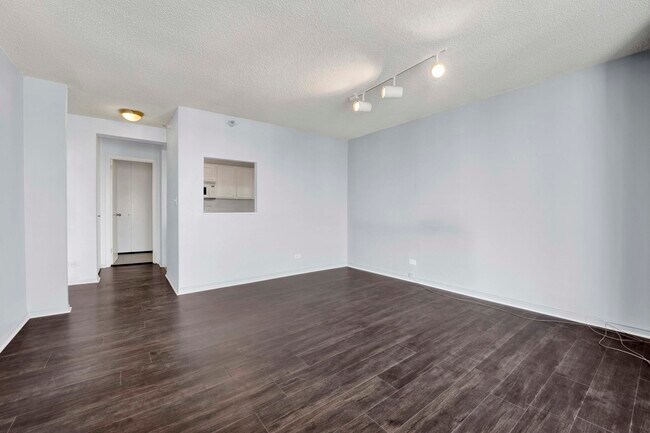 Photo - 10 E Ontario St Unit 2807