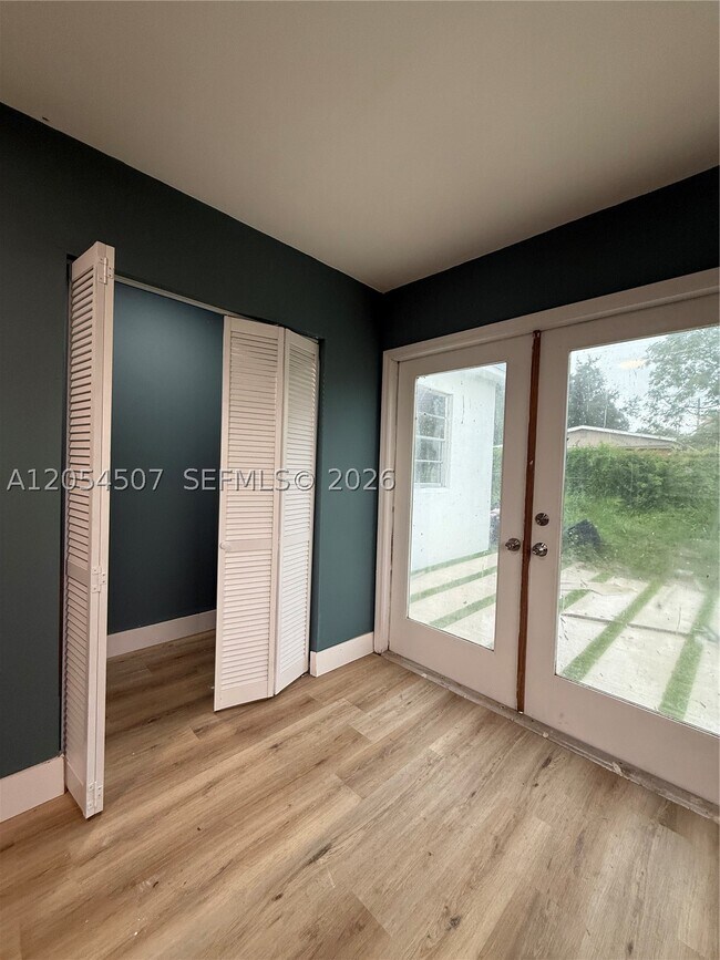 2409 2nd Ave SE